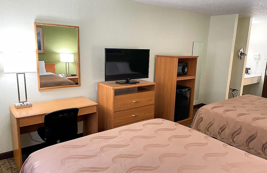 Hudson Inn & Suites-1