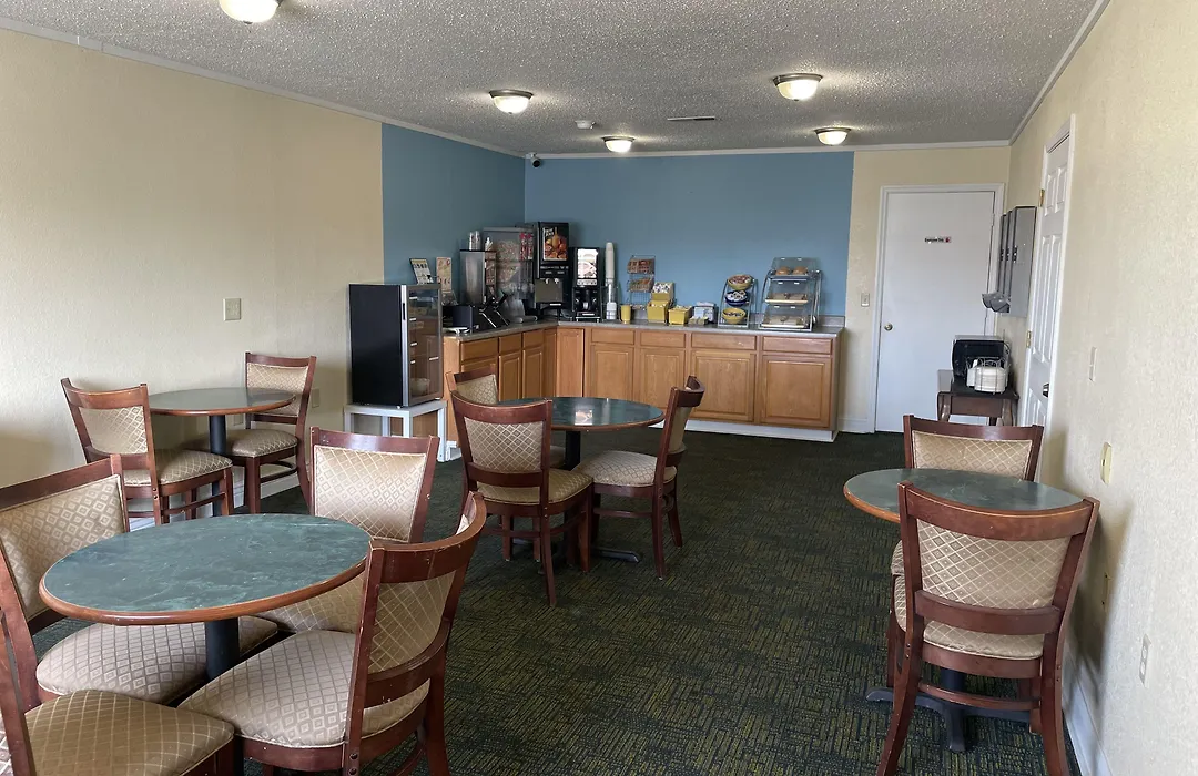 Days Inn By Wyndham Hannibal-1