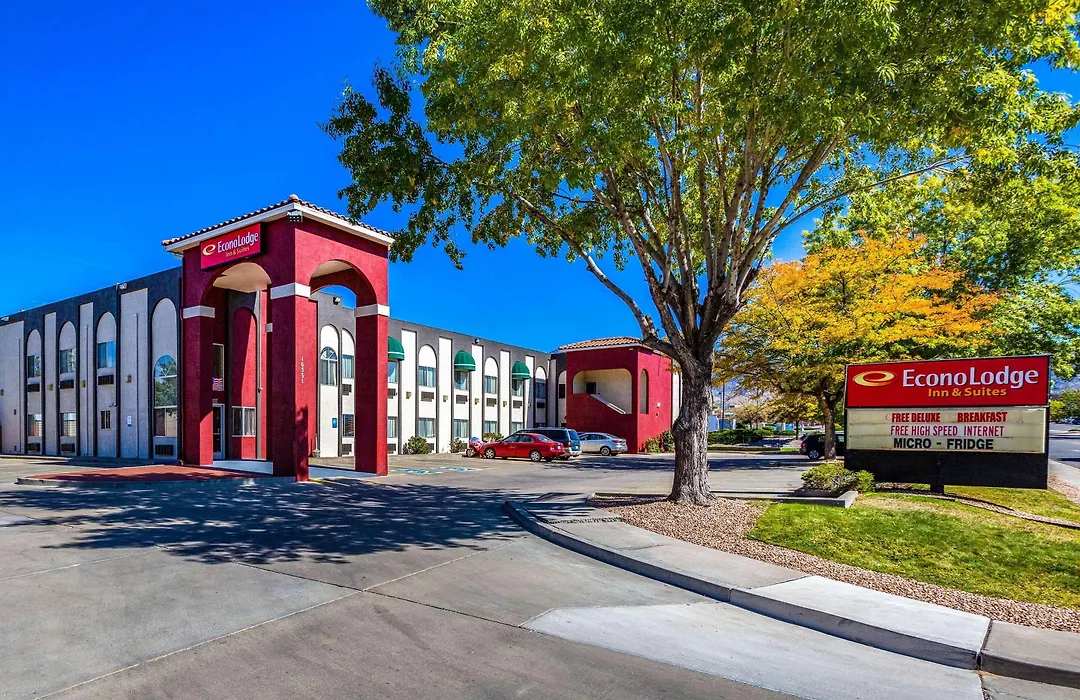 Econo Lodge Inn & Suites Albuquerque East I-40 Eubank Exit-1