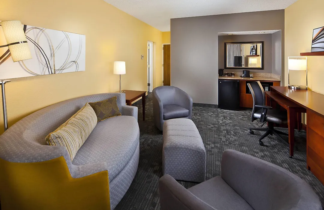 Courtyard Miami Airport West Doral-1