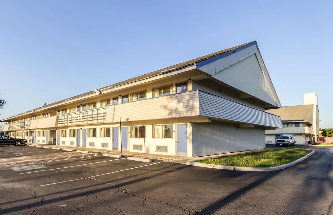 Motel 6-Grove City, Oh-1