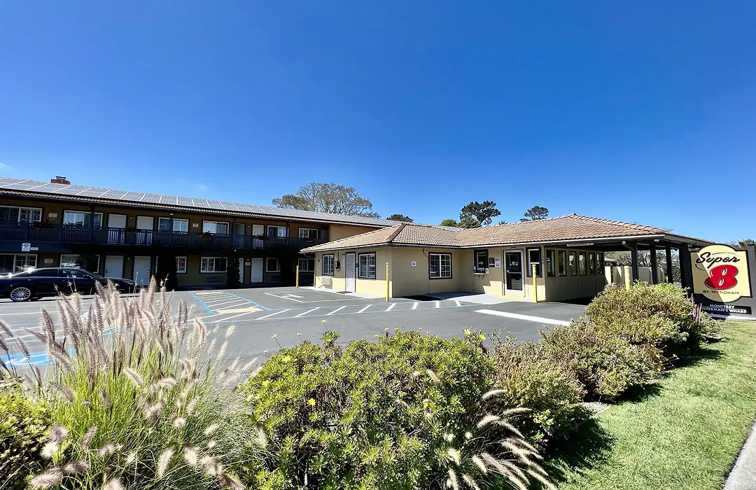 Aura Inn Monterey-1