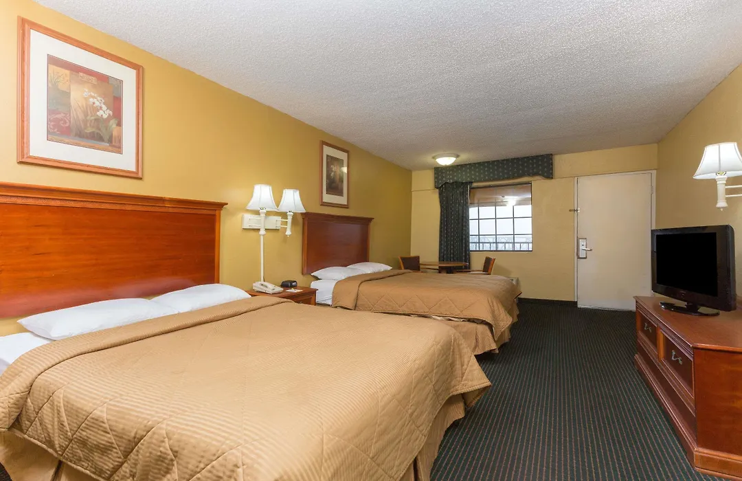 Days Inn & Suites By Wyndham Vicksburg-1