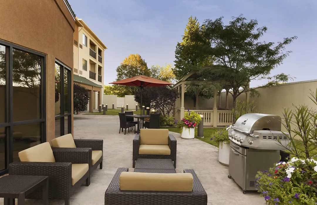 Courtyard By Marriott Peoria-1