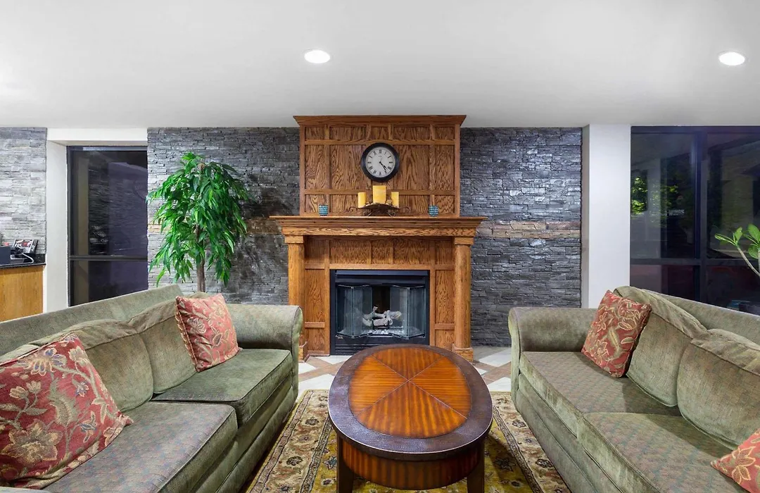 Baymont By Wyndham Elkhart-1
