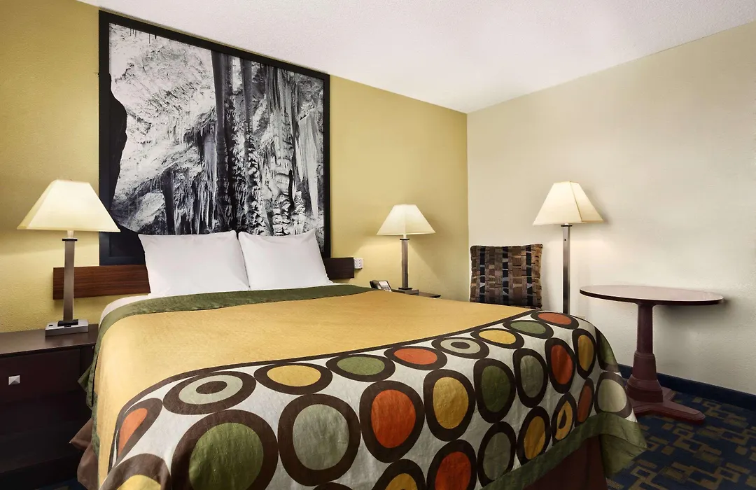Super 8 By Wyndham Carlsbad-1