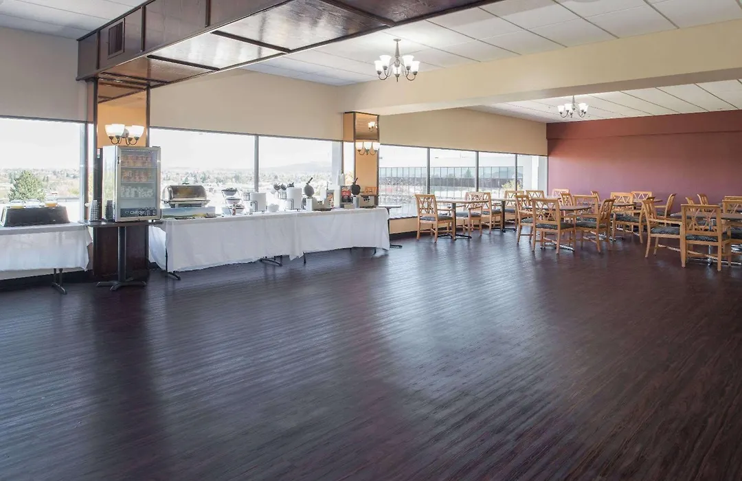 Ramada By Wyndham Downtown Spokane-1