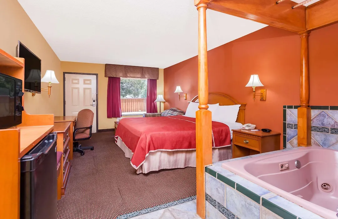 Regency Inn & Suites-Hamilton Place-1