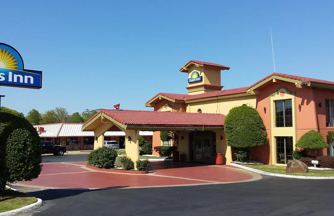 Days Inn By Wyndham Little Rock/Medical Center-1