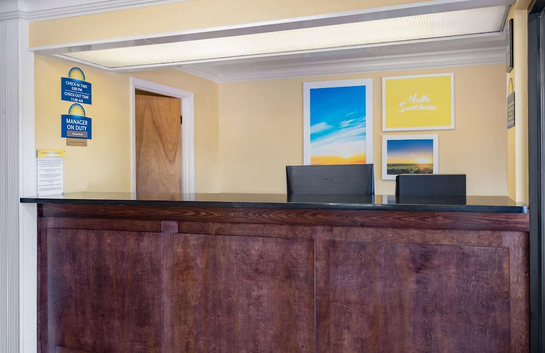 Days Inn By Wyndham Macon I-475-1