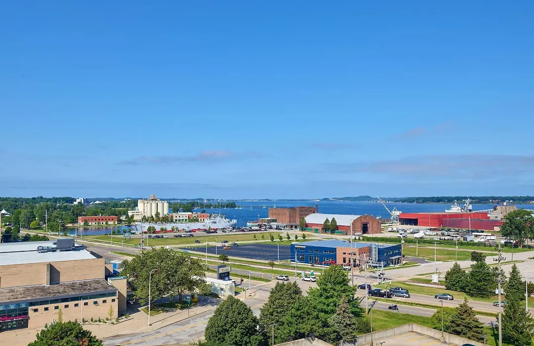 Delta Hotels By Marriott Muskegon Convention Center-1