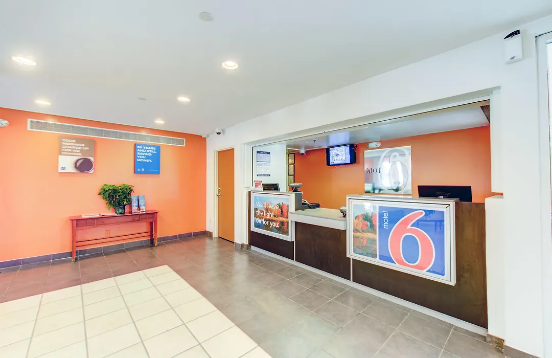 Motel 6 Virginia Beach-1