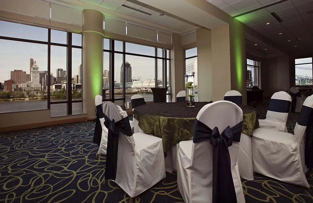 Embassy Suites Cincinnati - Rivercenter-1