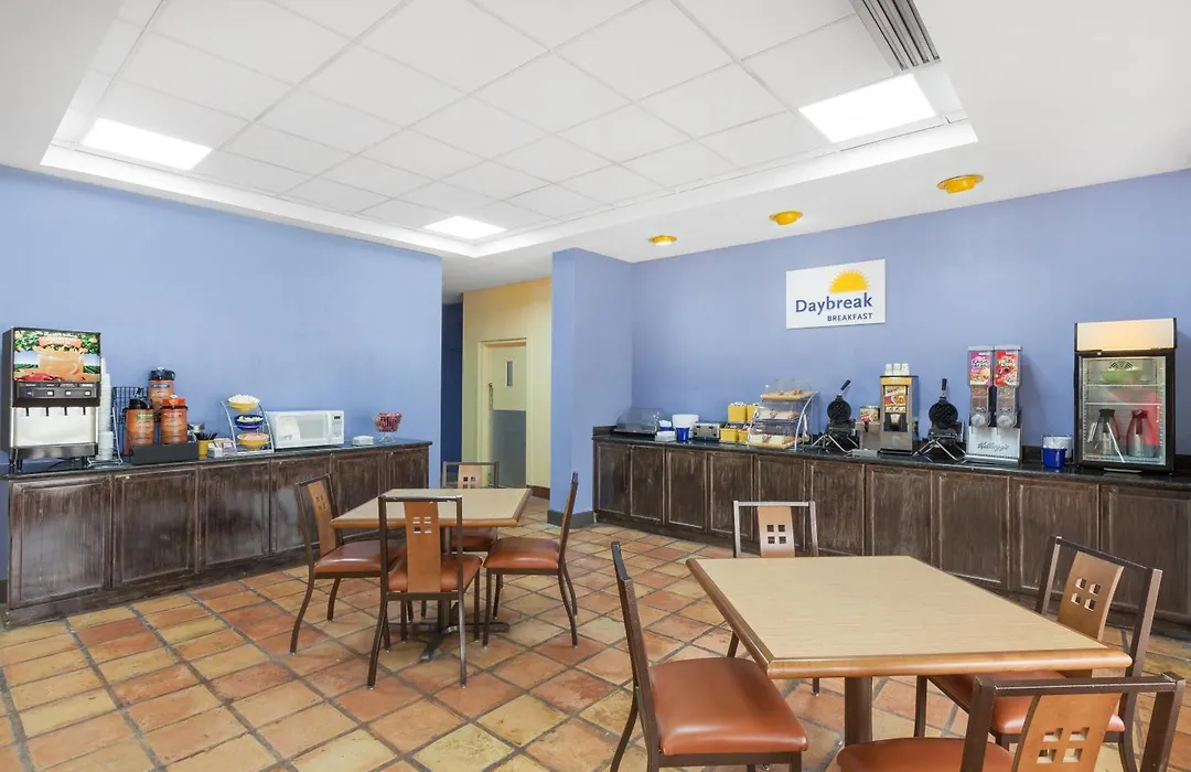 Days Inn By Wyndham Uvalde-1