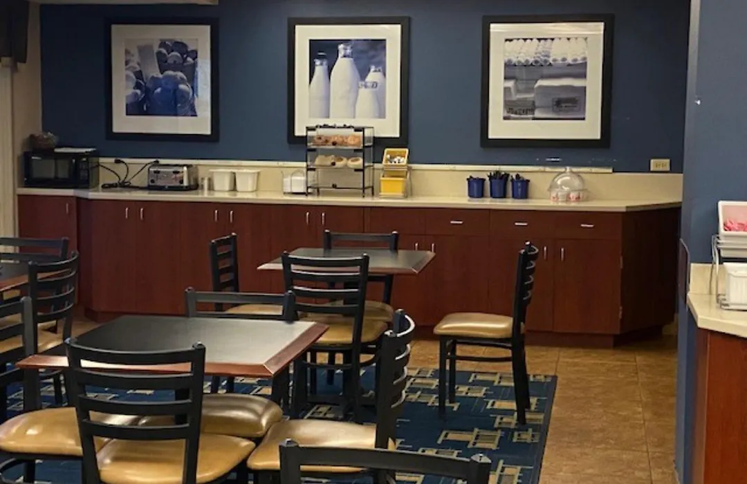 Days Inn By Wyndham Fargo - West Acres-1