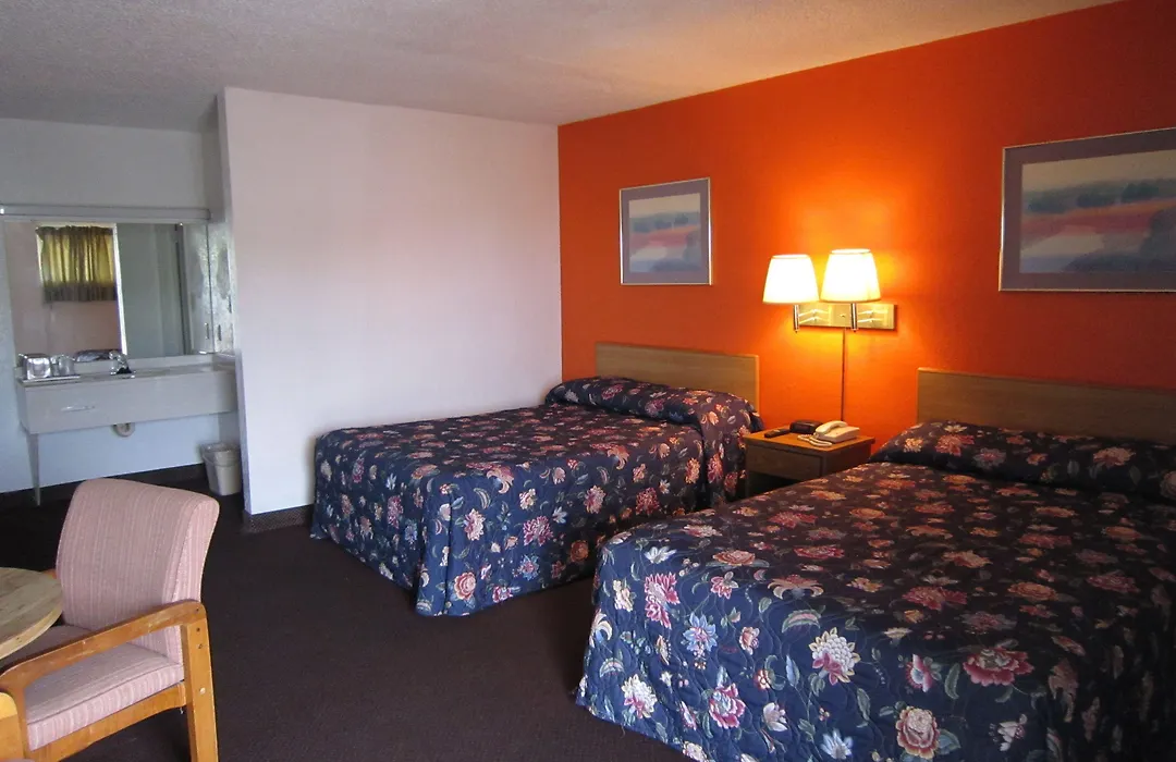 Plaza Inn-1