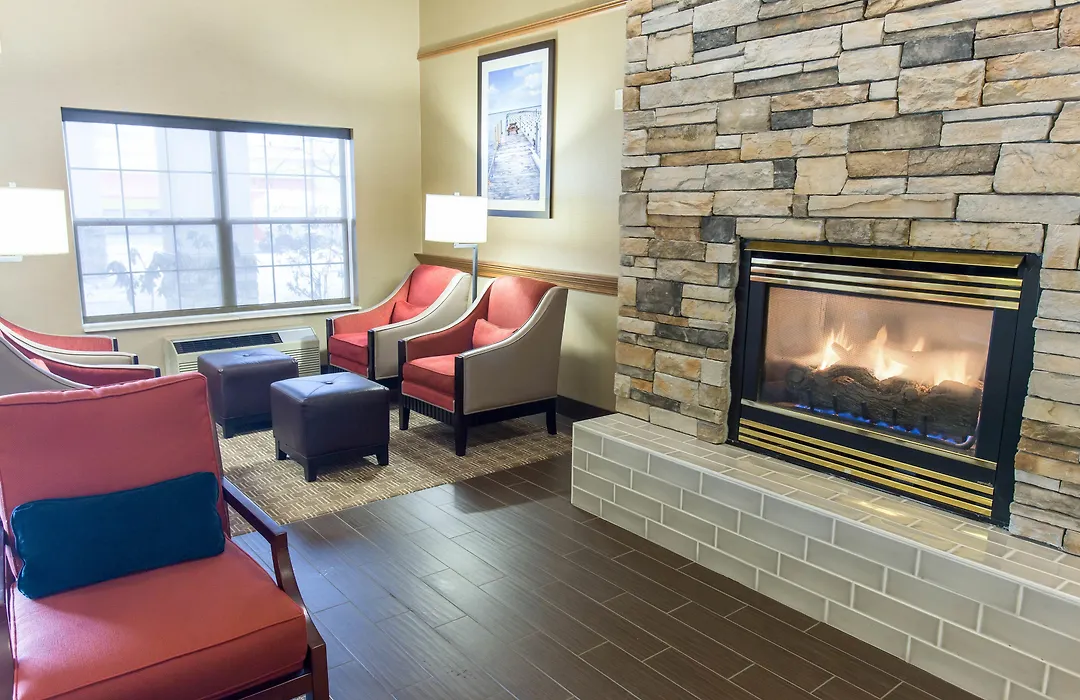 Comfort Suites Marquette-1