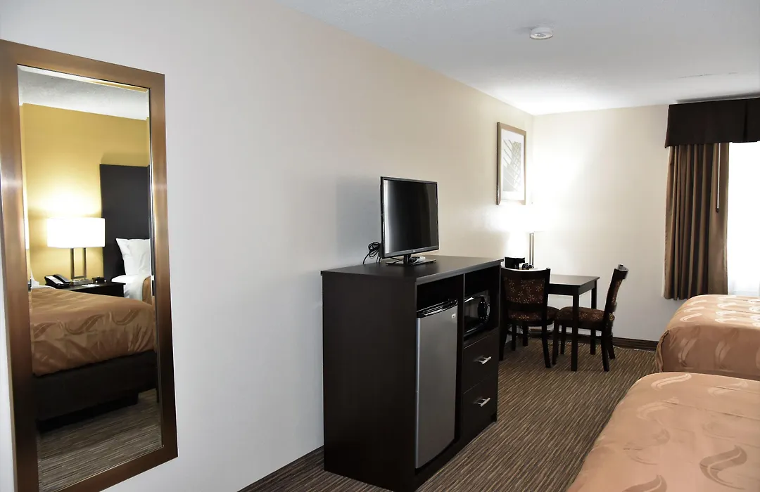 Quality Inn & Suites Metropolis I-24-1