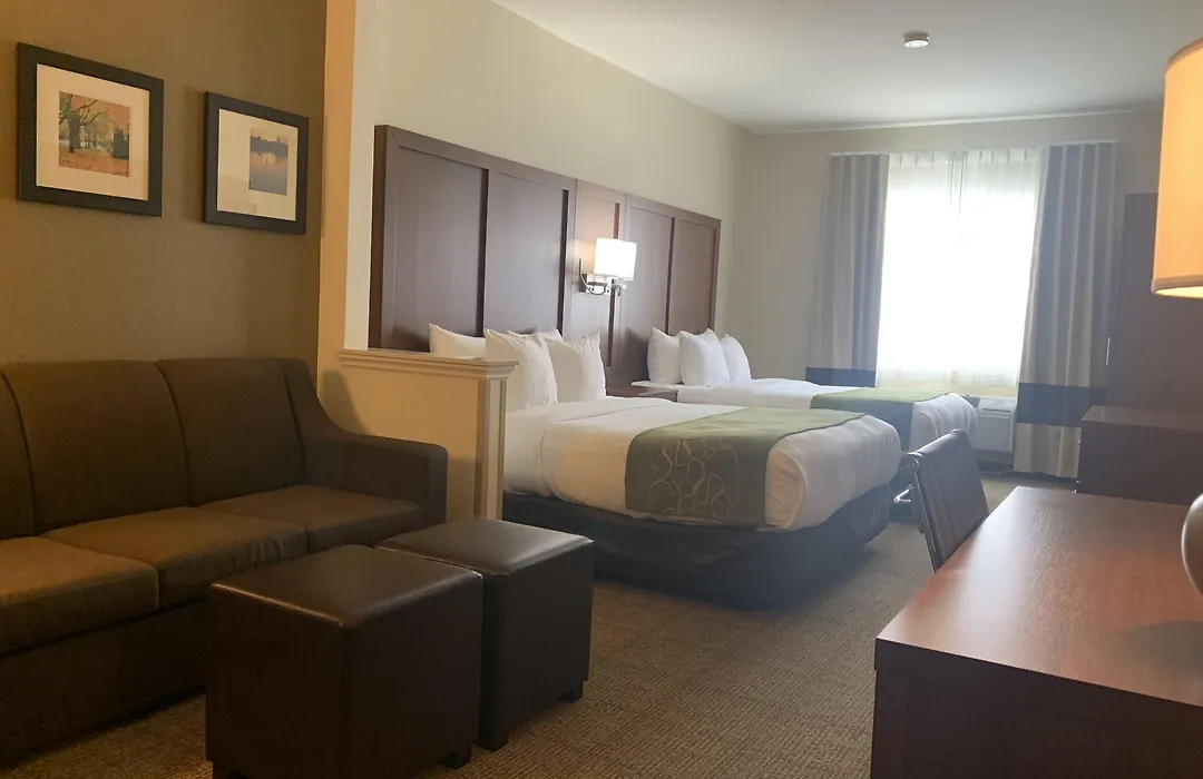 Comfort Suites Peoria I-74-1