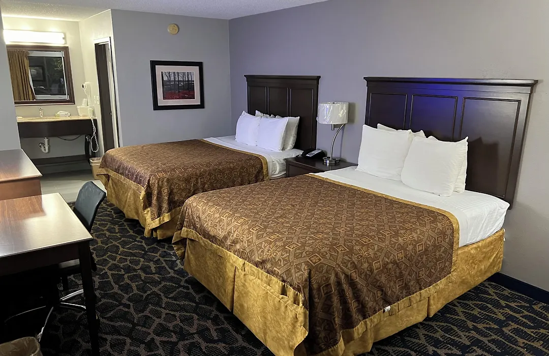 Greenlight Inn & Suites St James-1