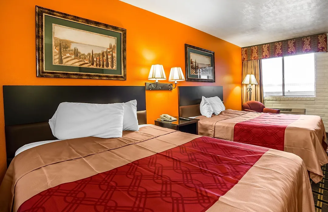 Econo Lodge Downtown-1
