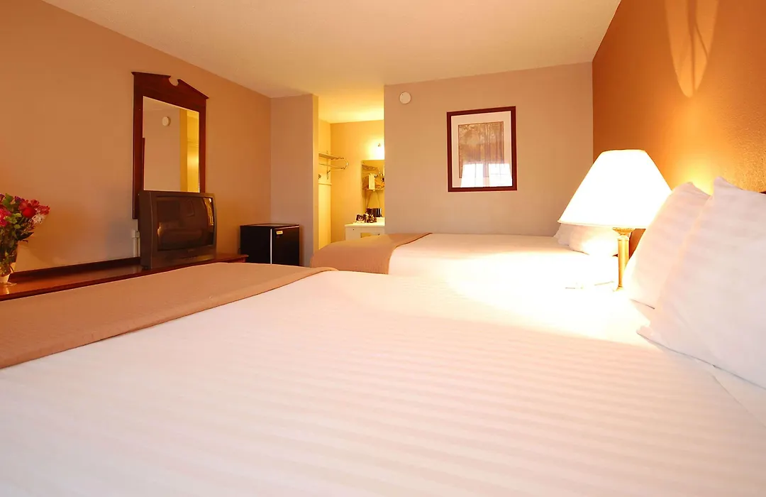 Magnuson Hotel Red Baron-1