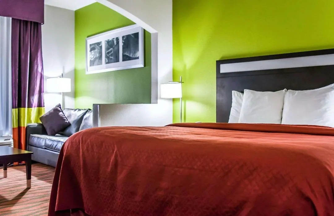 Quality Suites Fort Myers I-75-1
