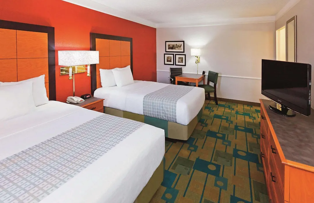 Baymont By Wyndham Lubbock - Downtown Civic Center-1
