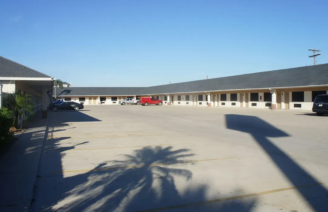 Americas Best Value Inn Harlingen-1