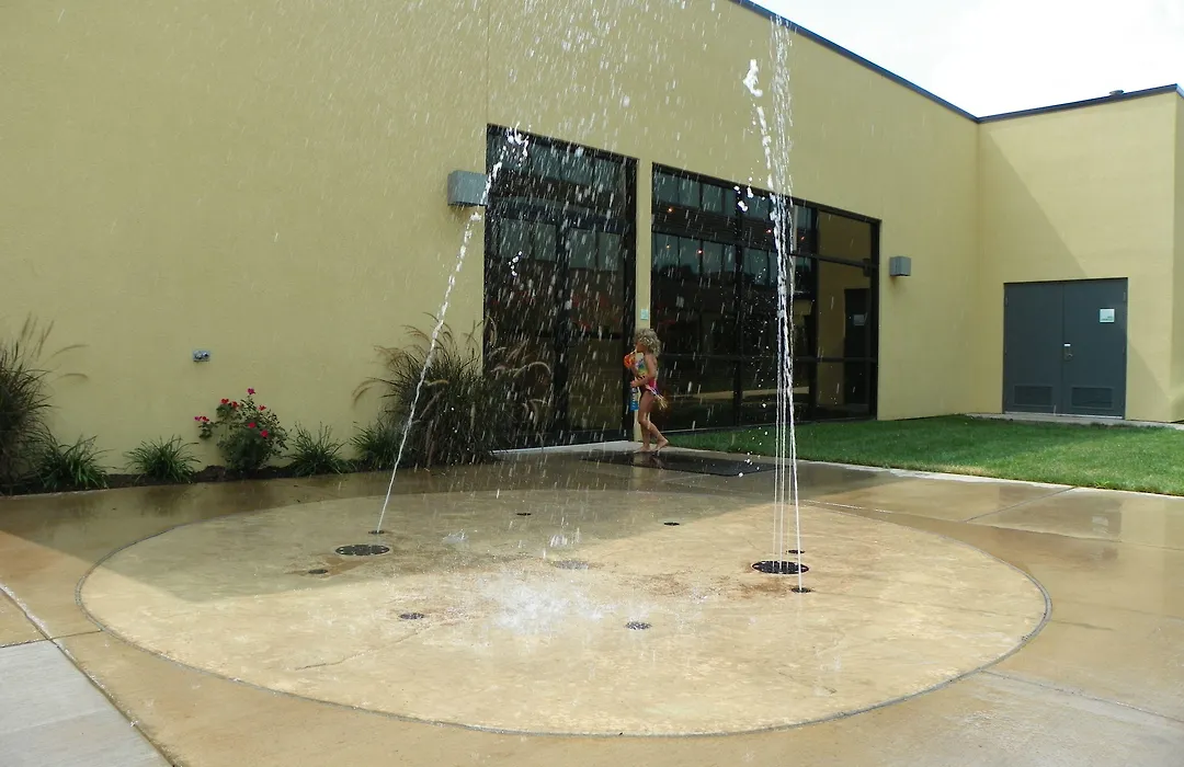Holiday Inn And Suites Charleston West By Ihg-1