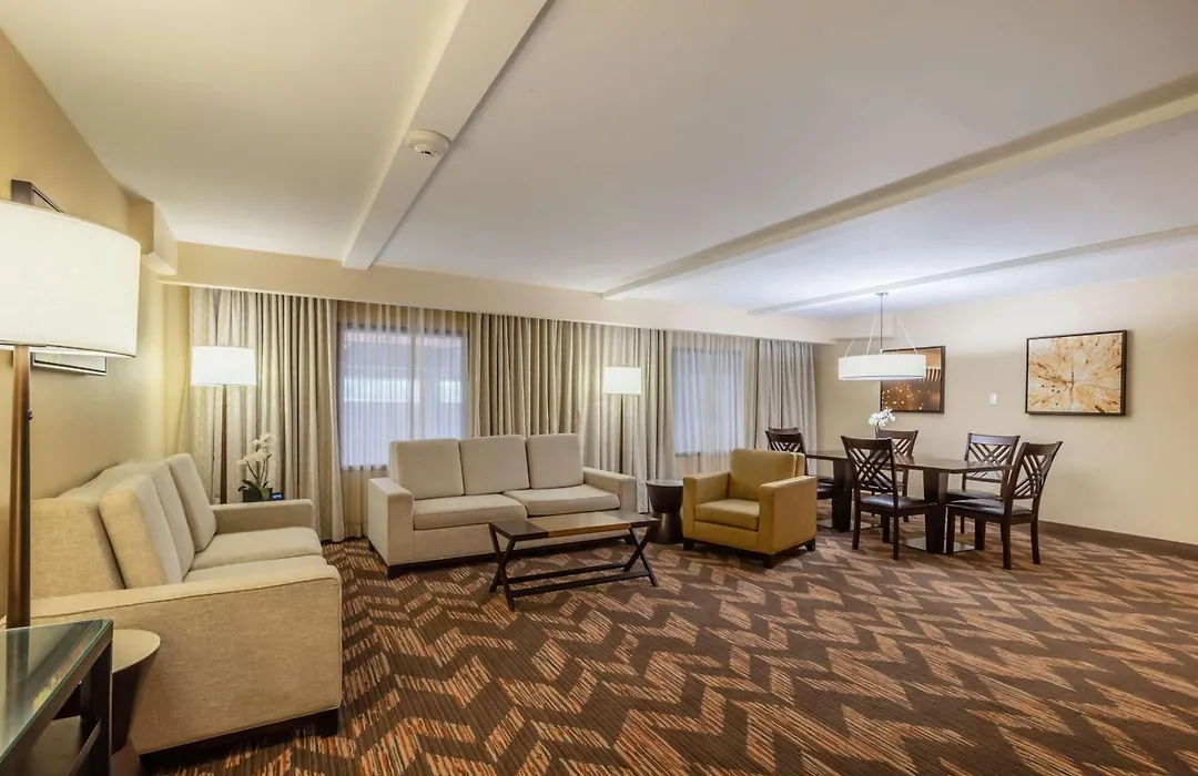 Doubletree By Hilton Lawrence-1