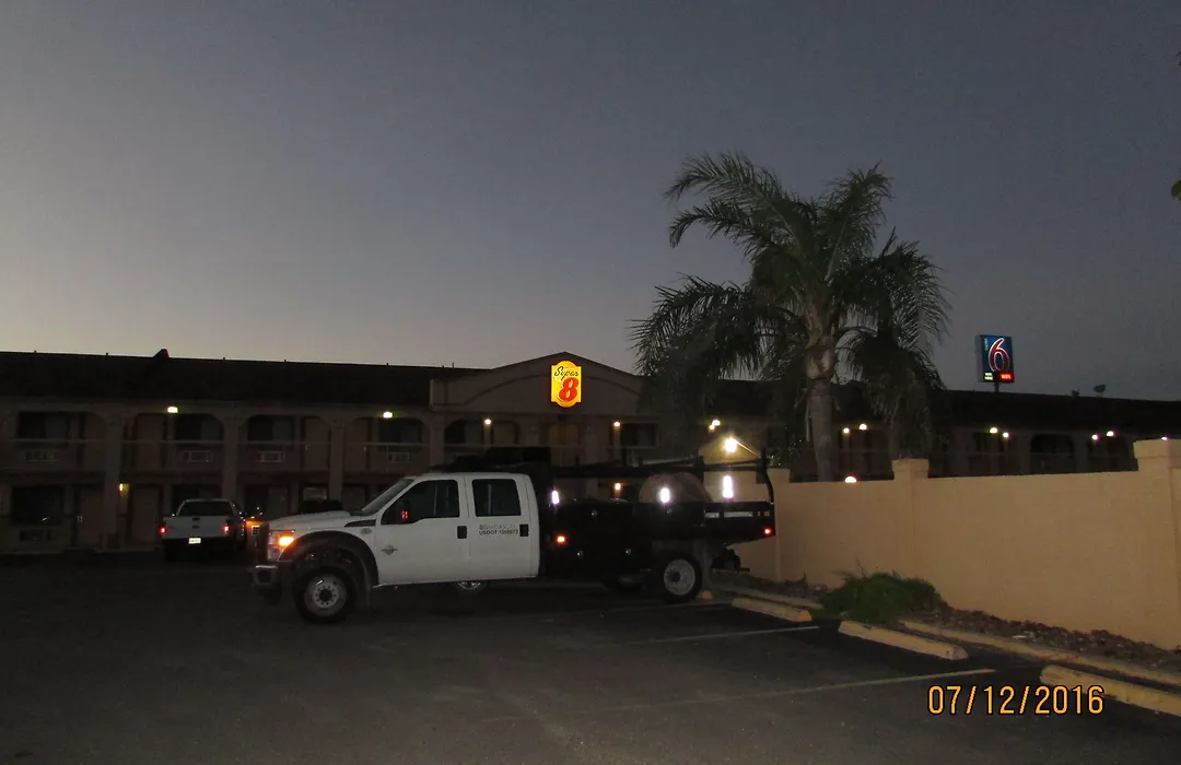 Super 8 By Wyndham Kingsville-1