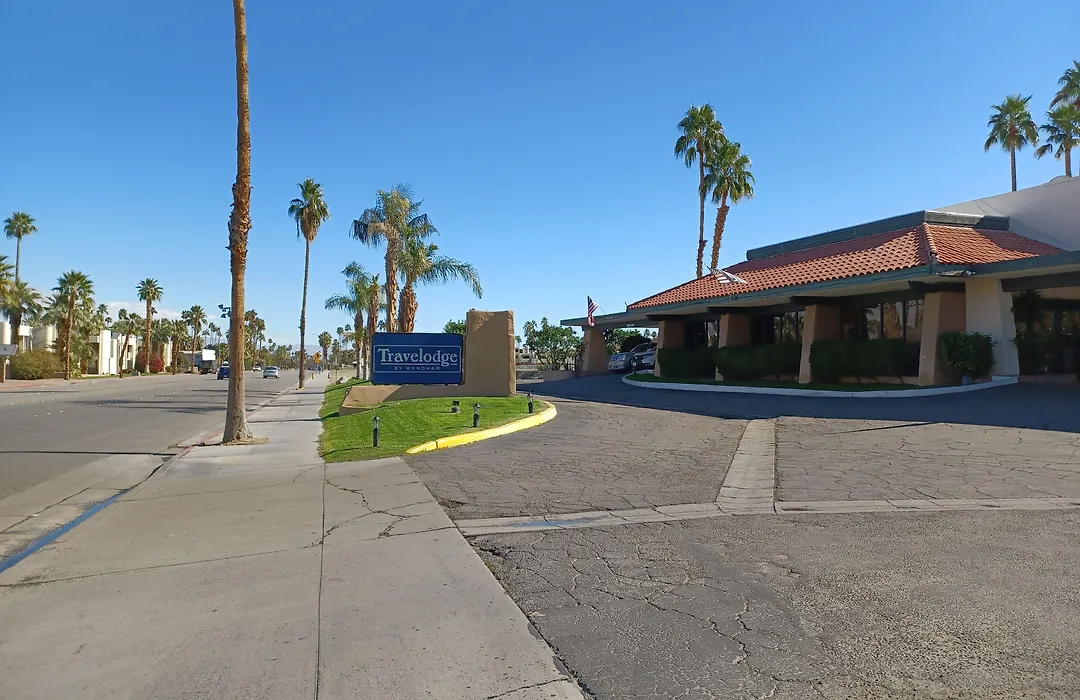 Travelodge By Wyndham Palm Springs-1