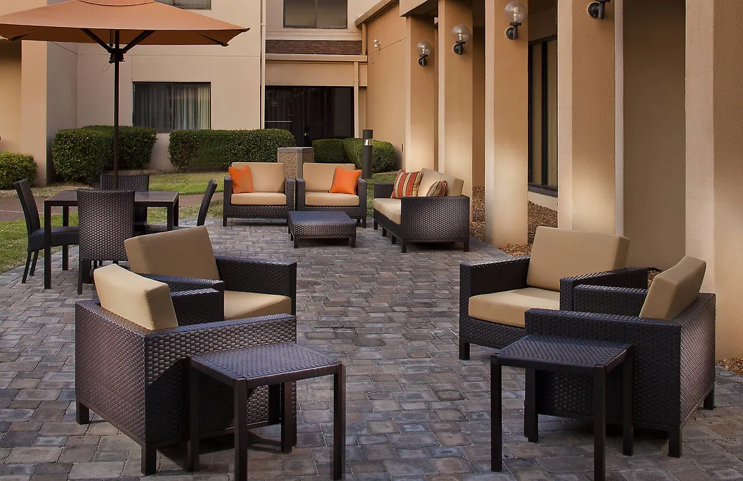 Courtyard By Marriott Memphis Airport-1
