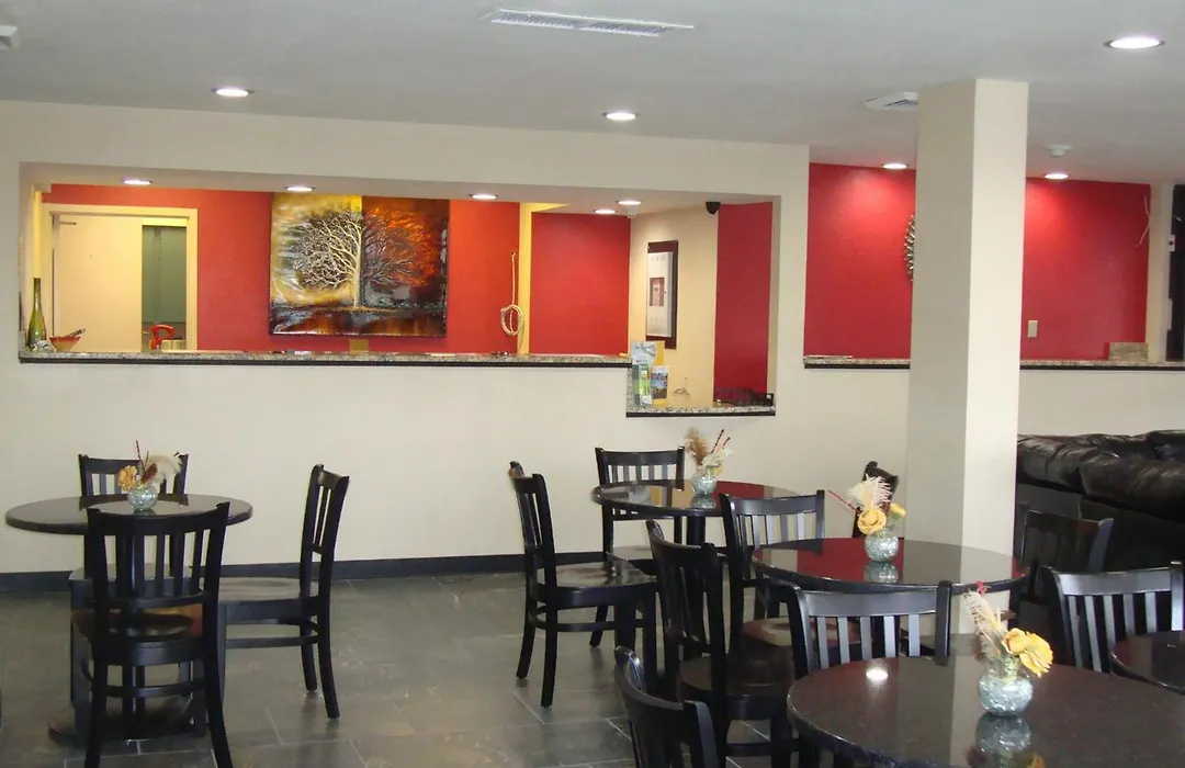 Econo Lodge Inn & Suites Jackson Northwest-1