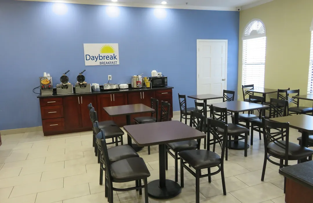Days Inn By Wyndham Near Seaworld San Antonio-1
