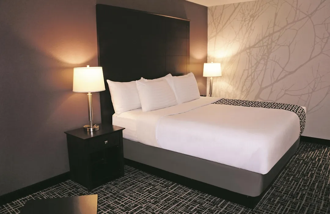 La Quinta Inn & Suites By Wyndham Denver Aurora Medical-1