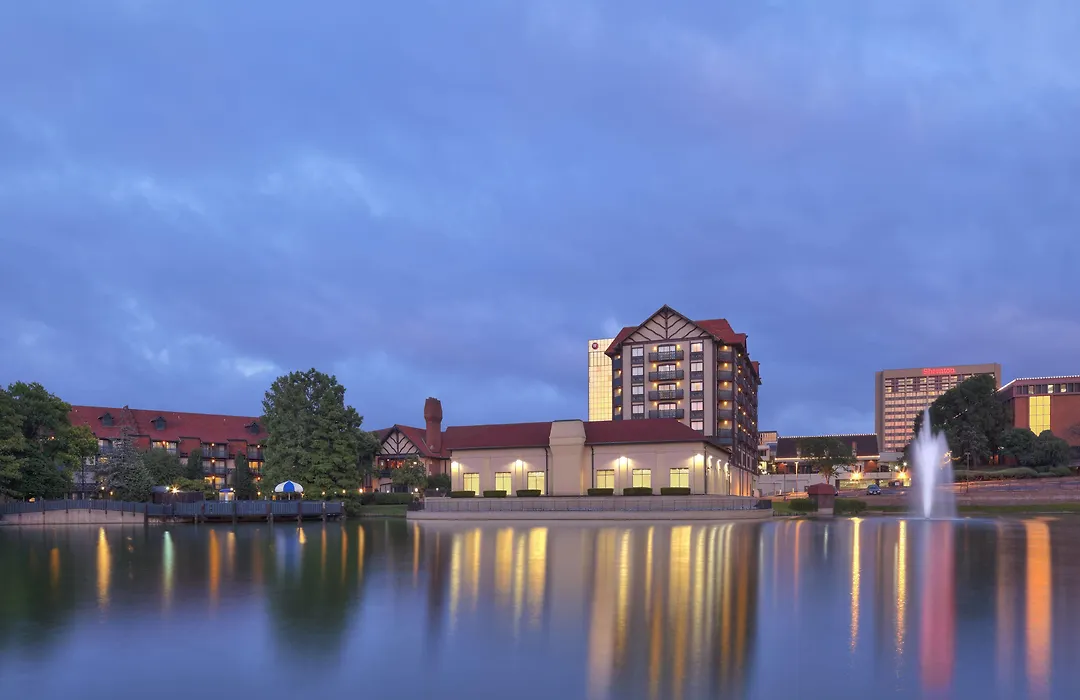 Sheraton Westport Lakeside Chalet-1