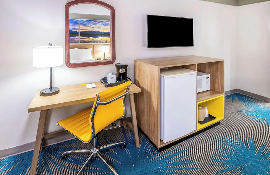 Days Inn By Wyndham Delta Co-1