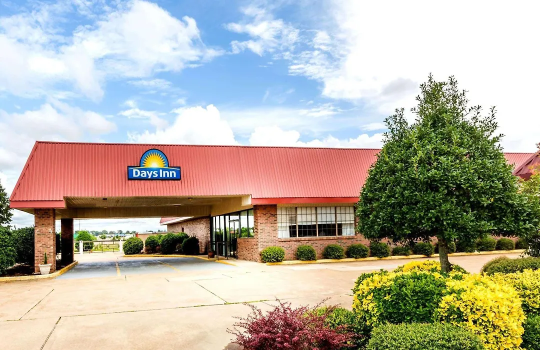Days Inn By Wyndham Batesville-1