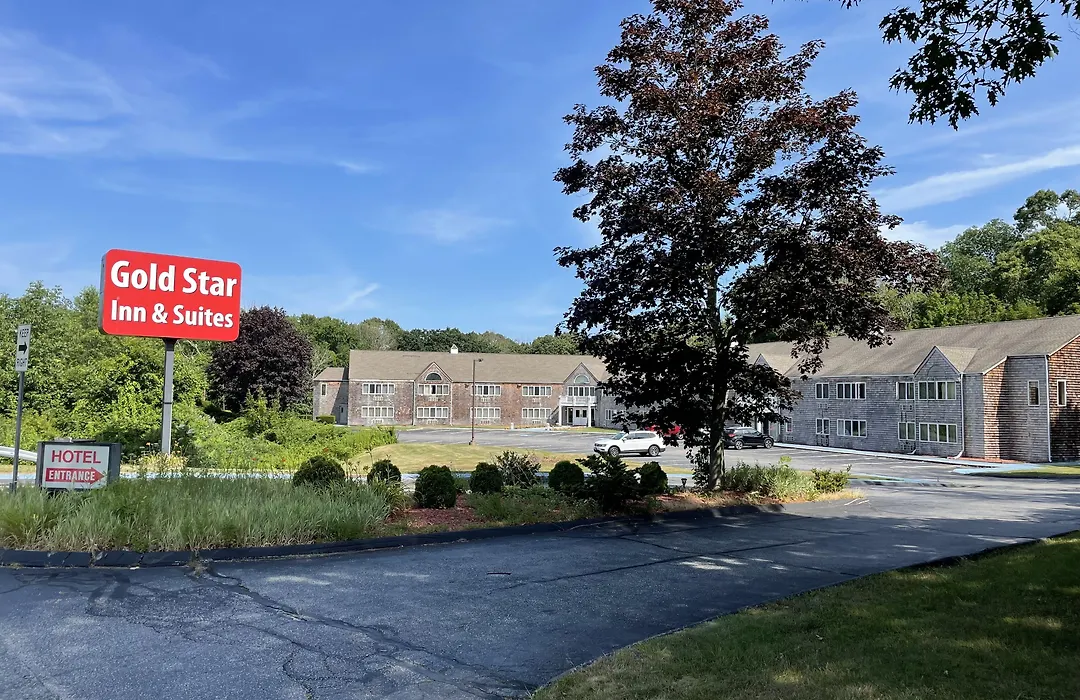Econo Lodge Inn & Suites Groton-1