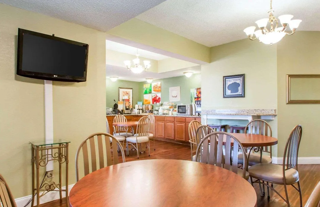Quality Inn & Suites Ridgeland-1