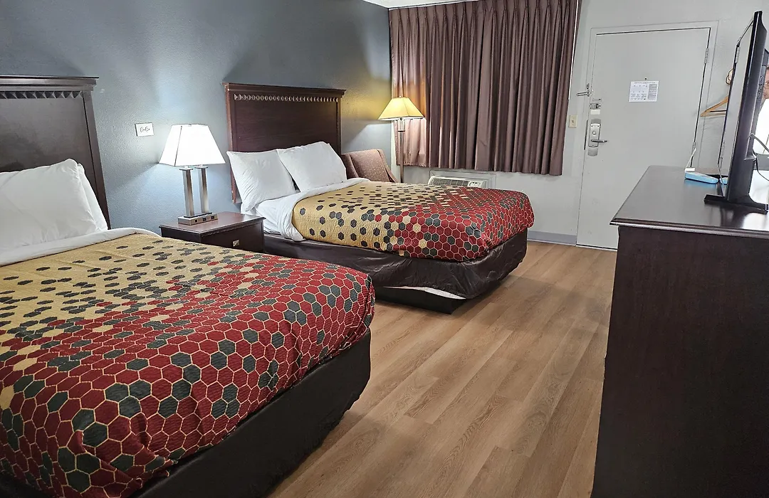 Econo Lodge Biltmore-1