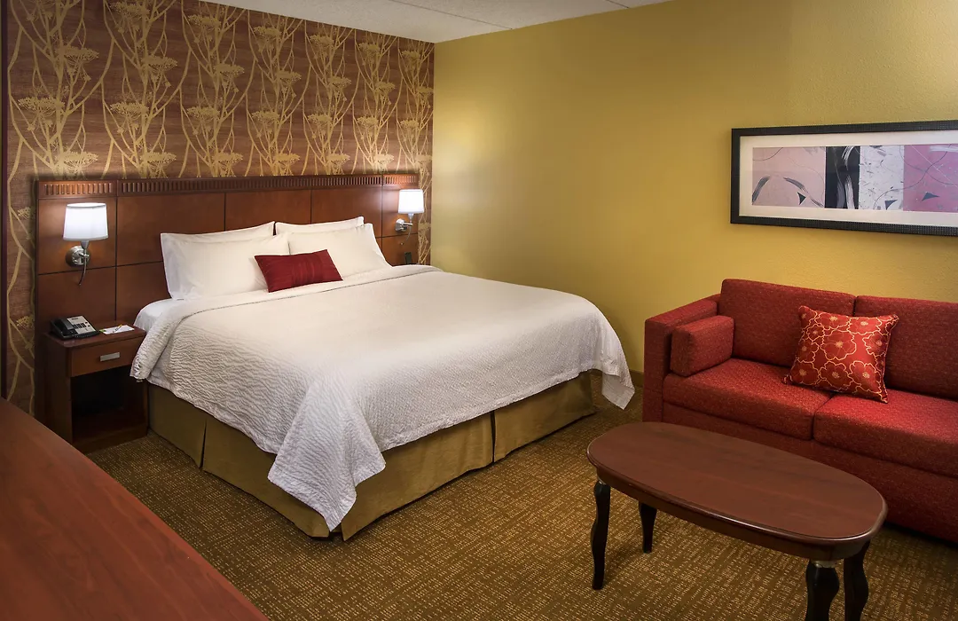 Courtyard By Marriott Norwalk-1