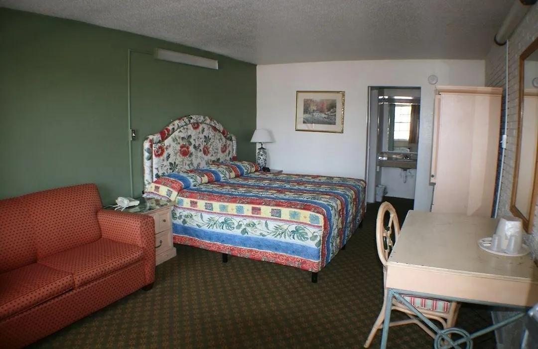 Budget Inn - Charlotte-1