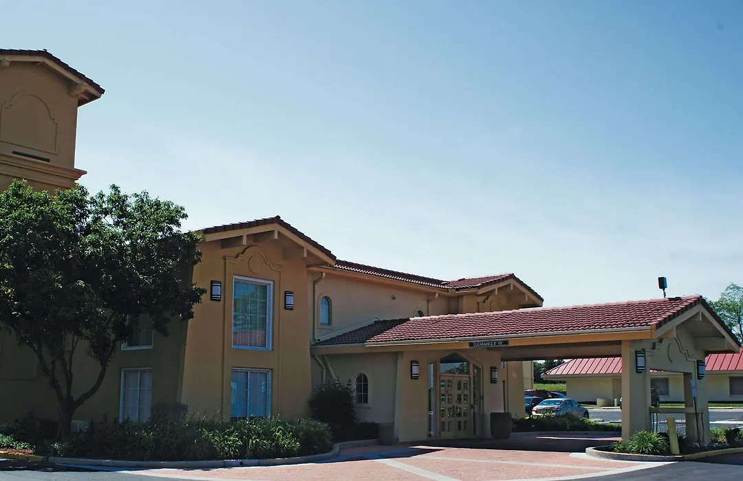 La Quinta Inn By Wyndham Kansas City Lenexa-1