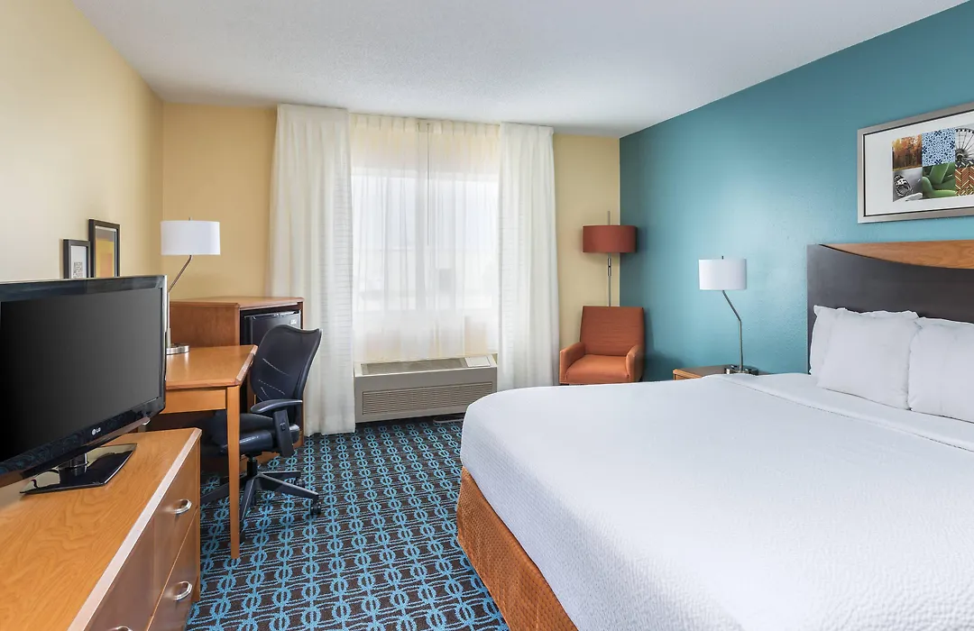 Fairfield Inn & Suites Lincoln-1
