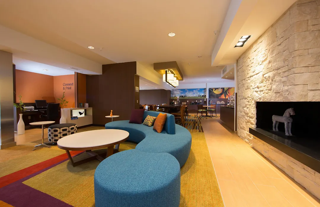 Fairfield Inn & Suites Burlington-1