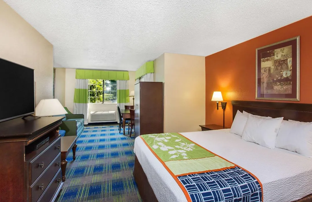 Days Inn By Wyndham Fremont-1