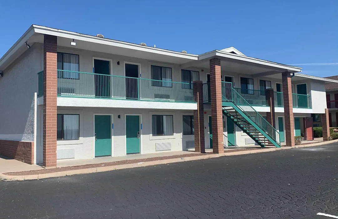 Greentree Inn Of Holbrook, Az-1